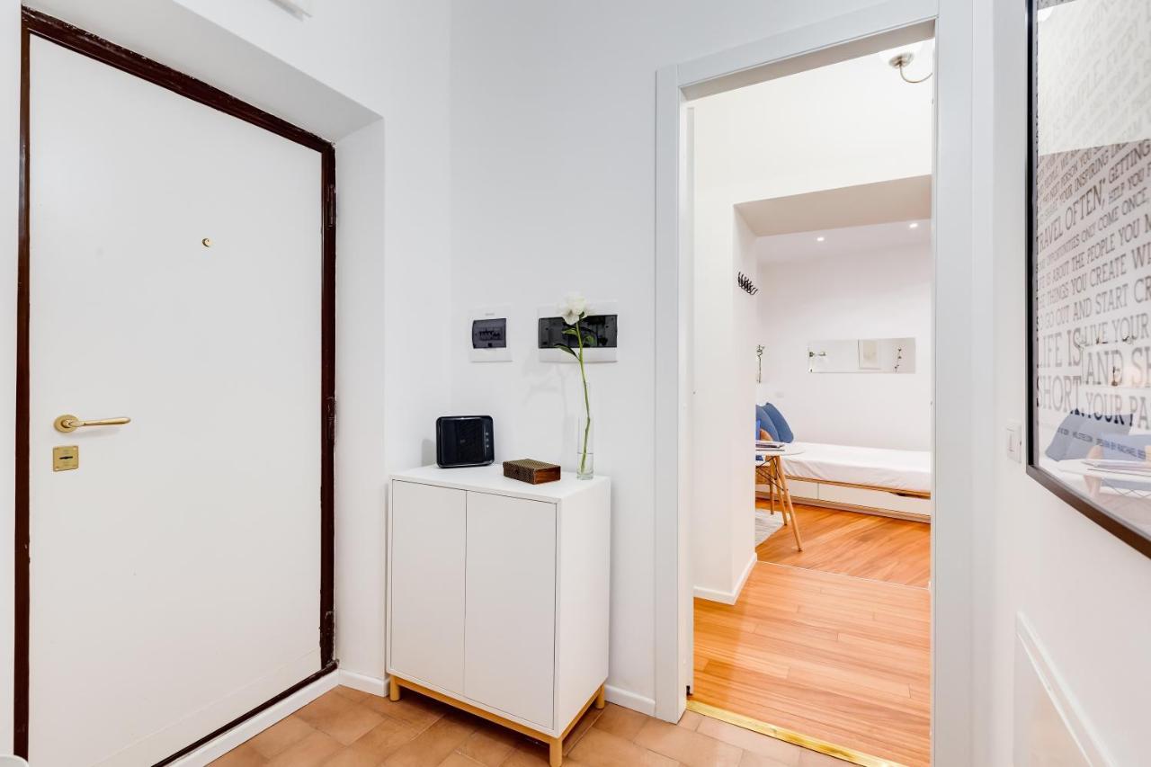 Lovely And Modern Nest Near The Colosseum Рим Экстерьер фото